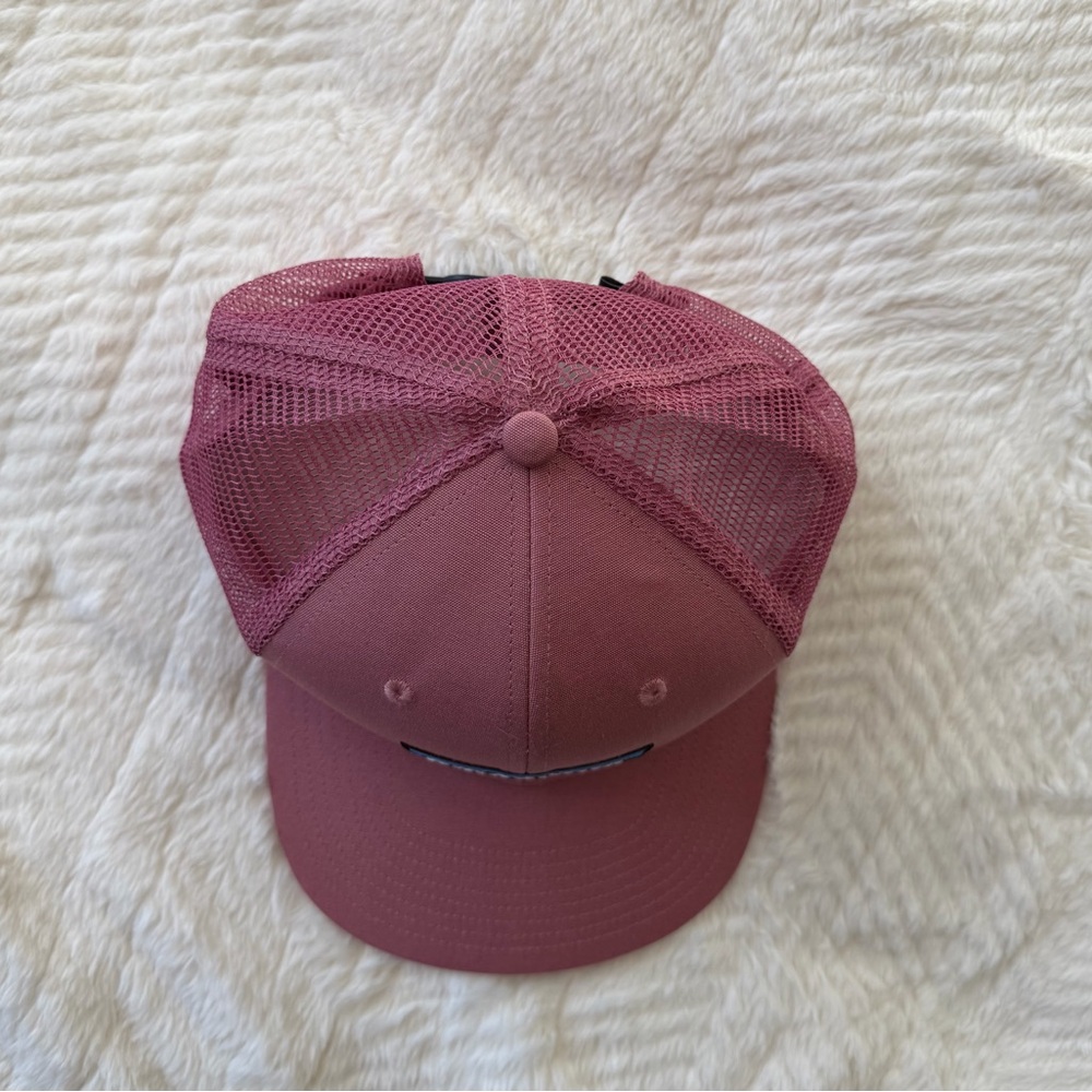 Patagonia P-6 Logo Trucker Hat Trucker Light Star Pink - Picture 2 of 5